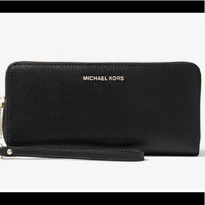 Michael Kors Black Leather Continental Wristlet